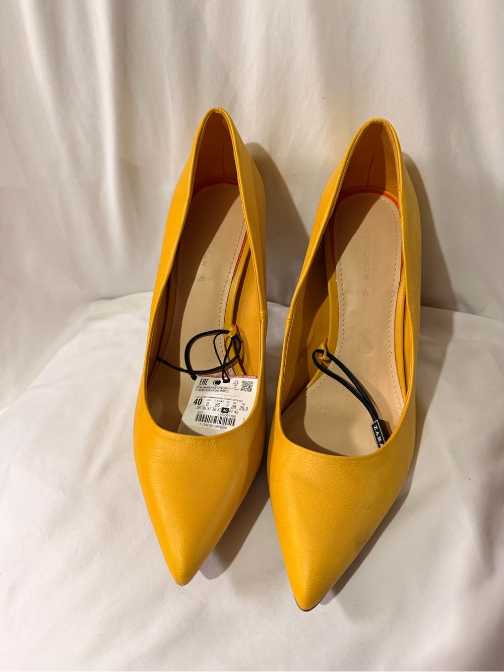 Zara Mustard Yellow Pointed-Toe Pumps